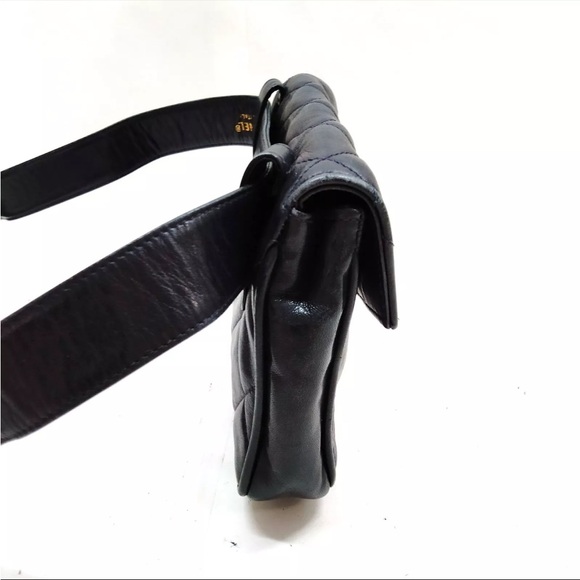 Chanel Leather Waist Bag Black - Picture 3 of 14